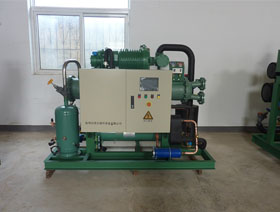 40hp水冷螺桿式水單機(jī)比澤爾大型制冷并聯(lián)機(jī)組